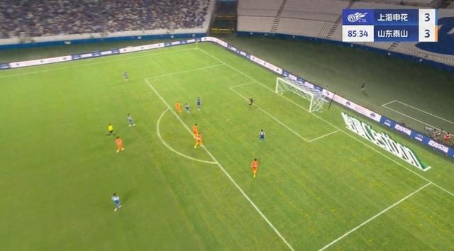 BOB半岛体育-2场7球！瓦科上演帽子戏法，泰山本场第三度扳平，3-3申花！